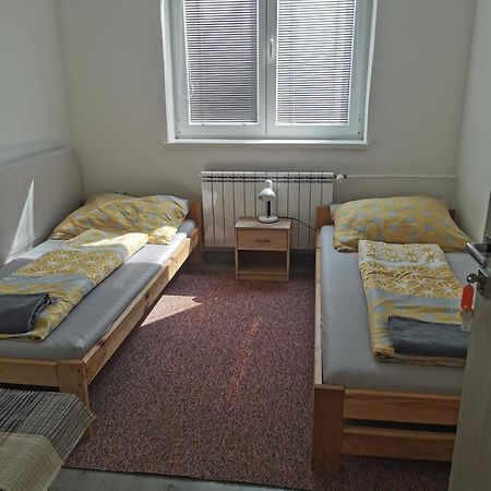 Appartamento Living Bratislava & Bus Station & Mlynske Nivy Esterno foto