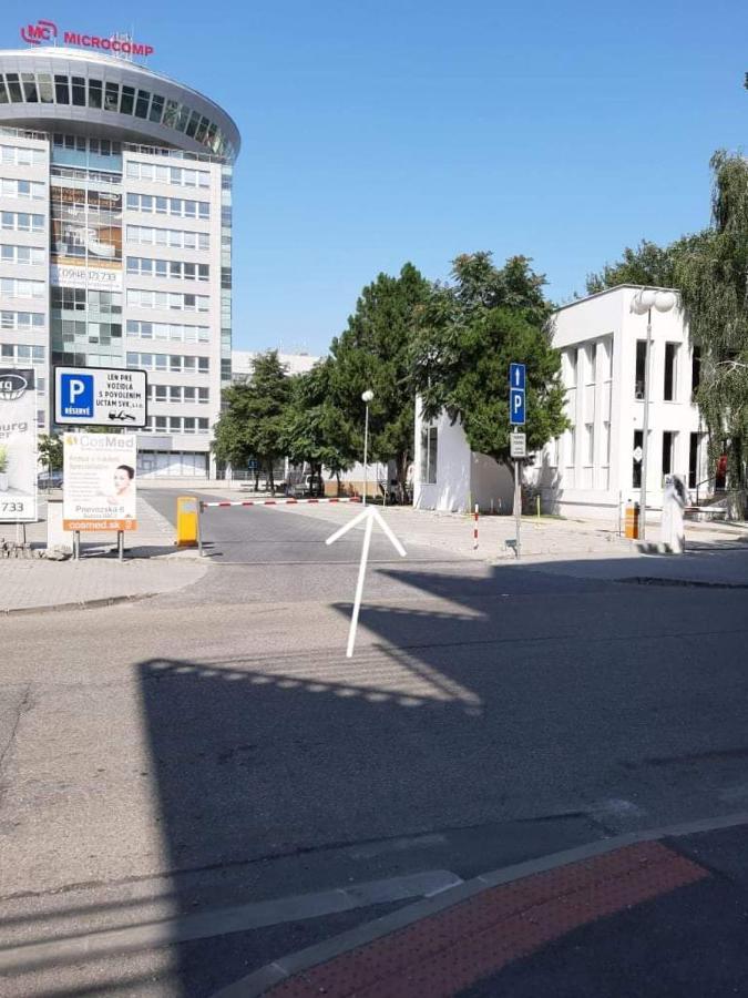 Appartamento Living Bratislava & Bus Station & Mlynske Nivy Esterno foto